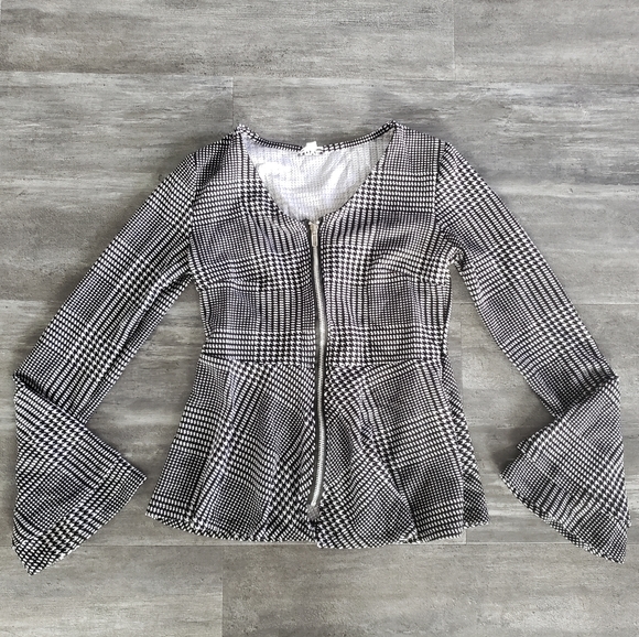 Black White Detailed LNY Business Zip Up - Picture 1 of 3